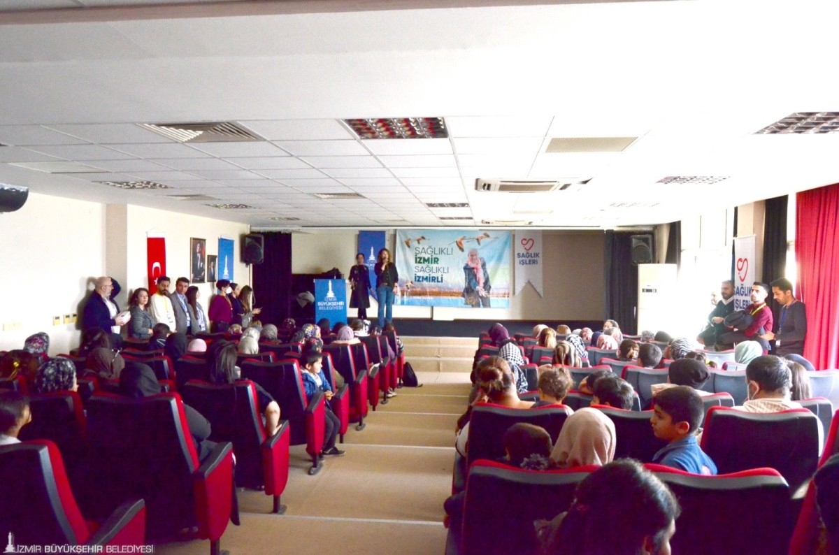 Sağlık Eğitiminin İlk Adımı Bayraklı'da Atıldı