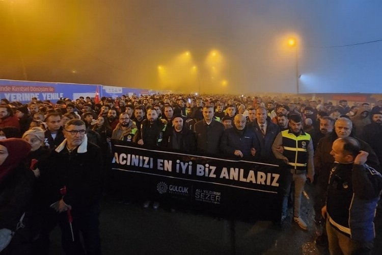 Gölcük'ten Hatay'a Dayanışma Mesajı: 'Acınızı En İyi Biz Anlarız'&Prime;