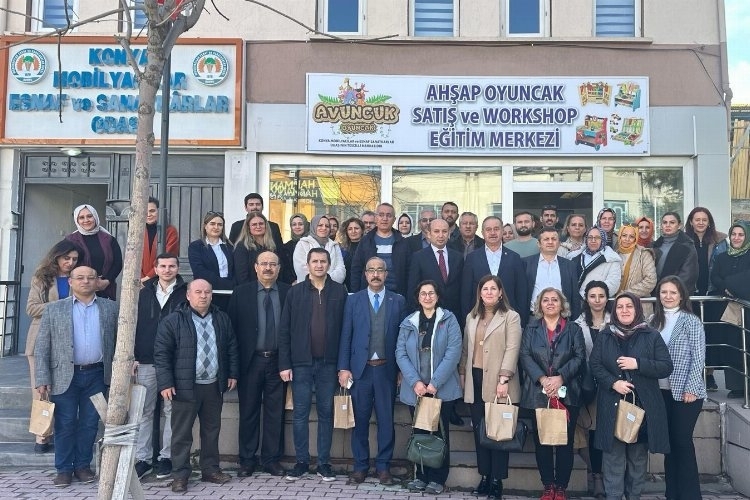 Eğitimciler, Ahşap Oyuncak Üretim Merkezini Ziyaret Ederek İncelemelerde Bulundu
