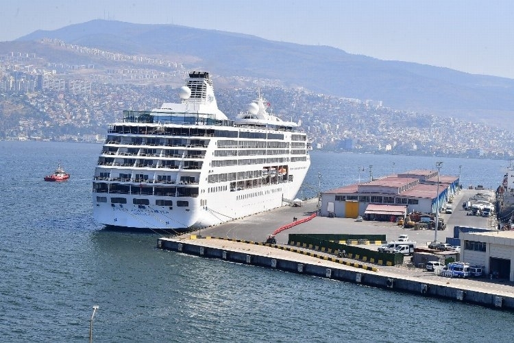 70 Kruvaziyer Gemisi İzmir'e Akın Edecek: 100 Bin Turist Bekleniyor