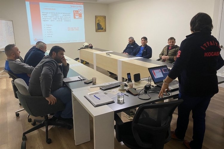 Kocaeli İtfaiyesi Eğitim Programlarını Sürdürüyor