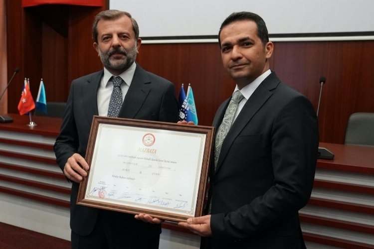 Bursa Gürsu'da Başkan Işık Mazbatasını Aldı