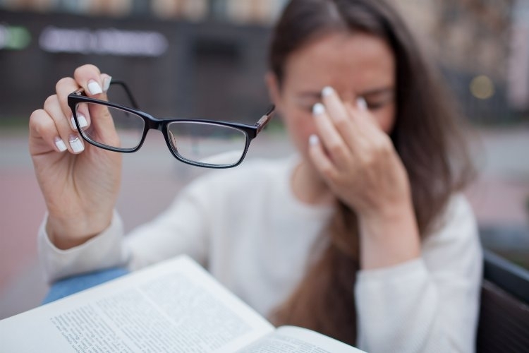 Sigara Kullanımının Göz Sağlığı Üzerindeki Zararları Nedir?