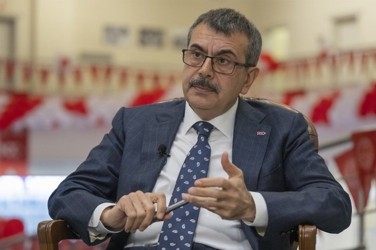 Yeni Müfredat Geçici Olarak Durduruluyor