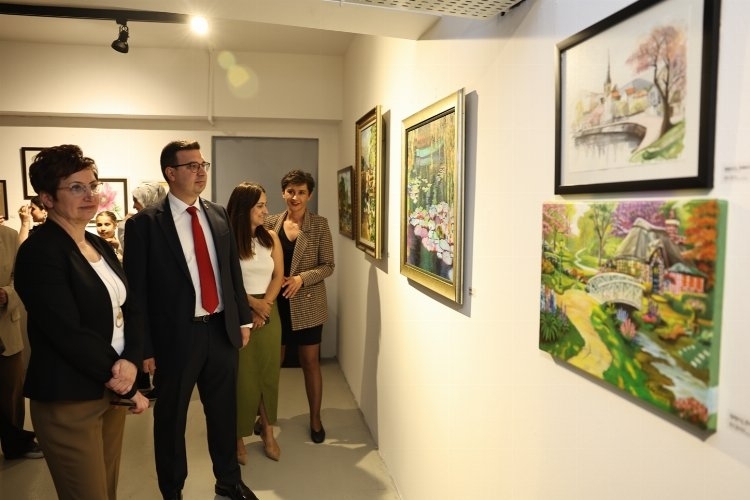 Nilüfer Sanat Atölyeleri Sergisi, El Emeği Eserlere Ev Sahipliği Yapıyor