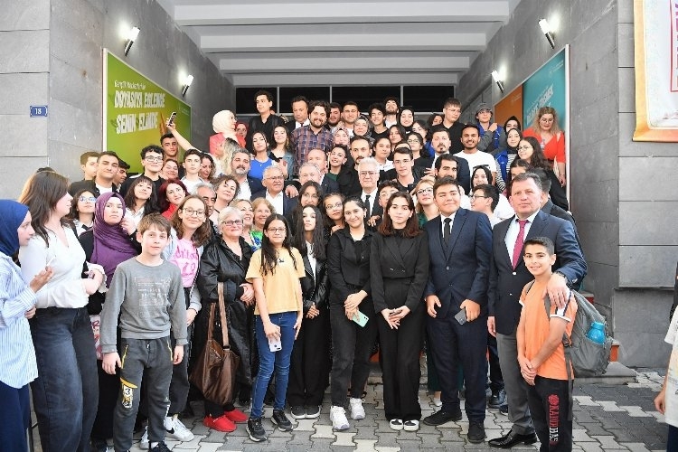 Büyükkılıç, Akar ve Karadağlı Tiyatro Söyleşisinde Gençlerle Buluştu