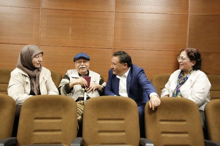 Vali Çiçek, Vatandaşlarla Buluşmalarını Sürdürüyor