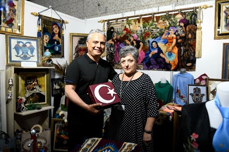 Yaratıcı Ellerin Buluştuğu Sergi: Cam Piramit'te