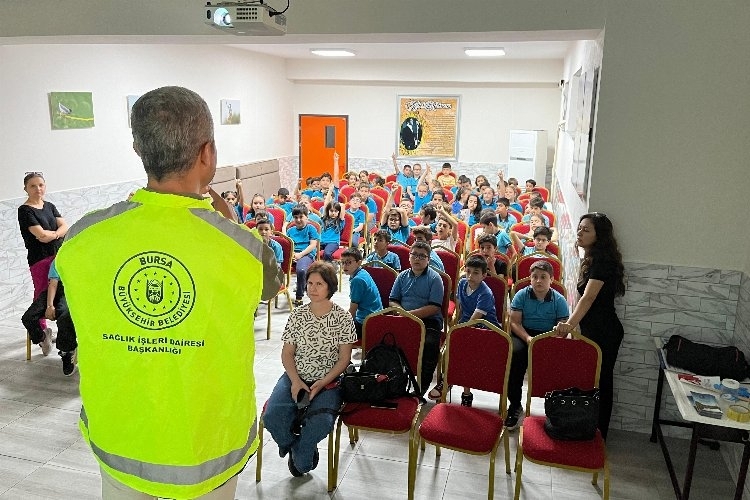Büyükşehir Belediyesi'nden Çocuklara Zararlı Haşere ile Mücadele Eğitimi