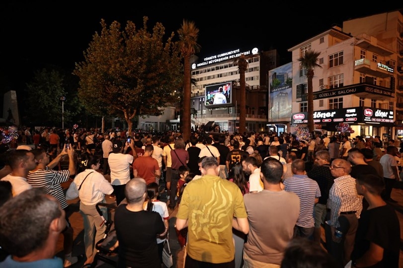 Denizli Büyükşehir'den Çeyrek Finale Özel 7 Dev Ekran