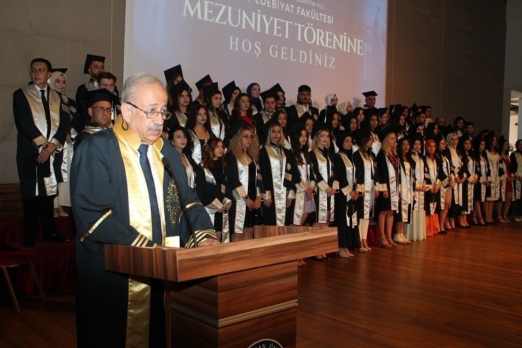 NNYÜ Psikoloji Bölümü’nde Mezuniyet Sevinci