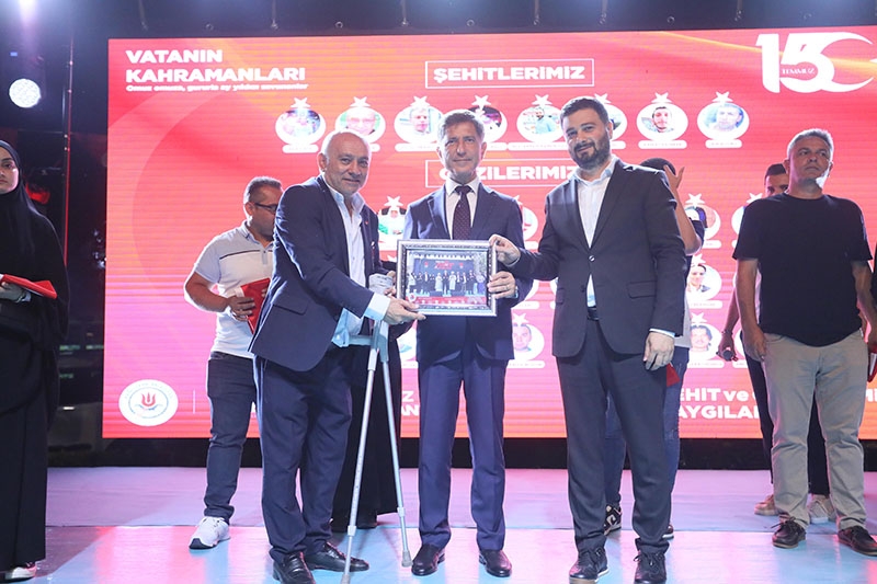Kağıthane'de Demokrasi ve Milli Birlik Günü Kutlamaları Gerçekleştirildi