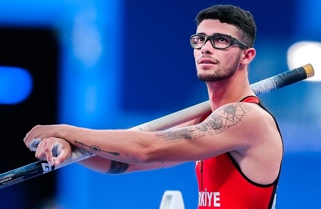 Paris 2024'te Ersu Şaşma ve Ferhat Arıcan, Beşinci Sırada Yer Aldı