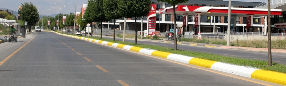 Sakarya'da şehrin merkezindeki iki noktaya renkli dokunuş yapıldı
