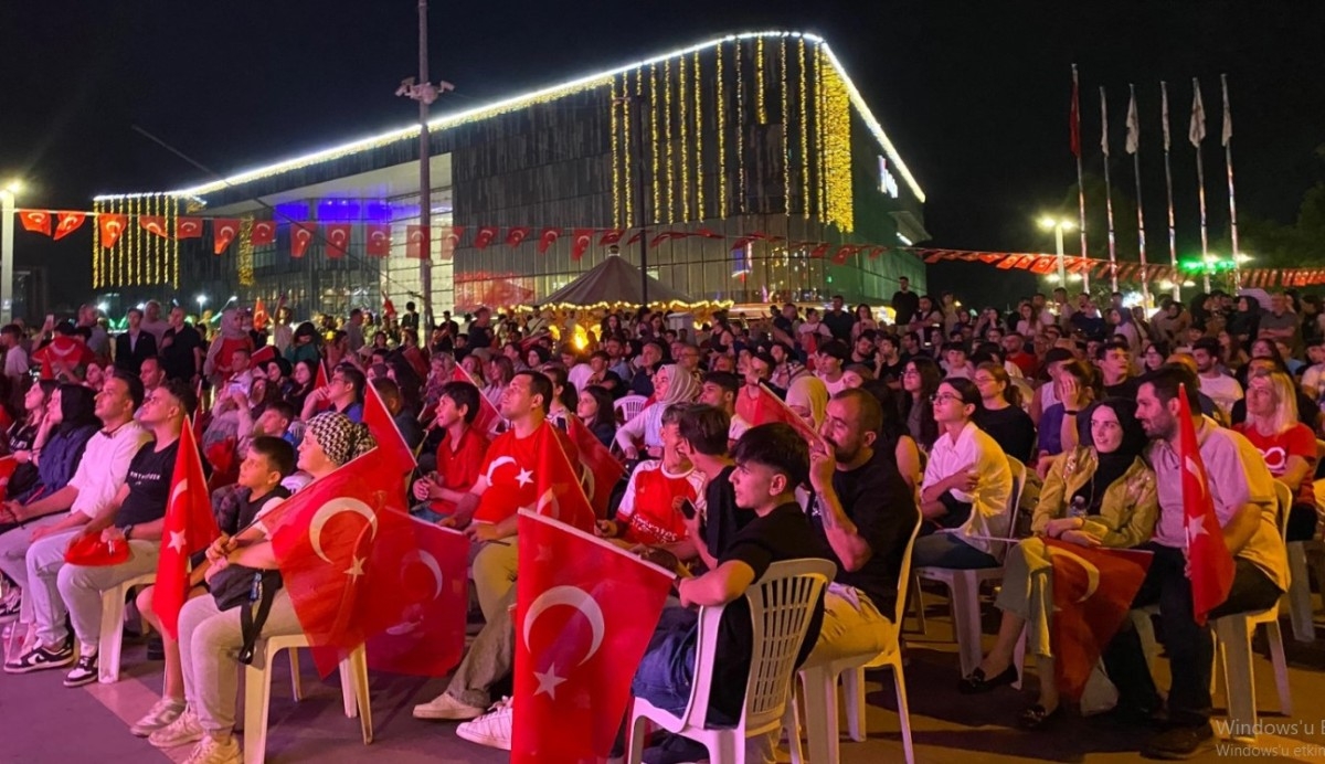 Filenin Sultanları, Bursa'nın her köşesinde büyük bir coşkuyla izlendi