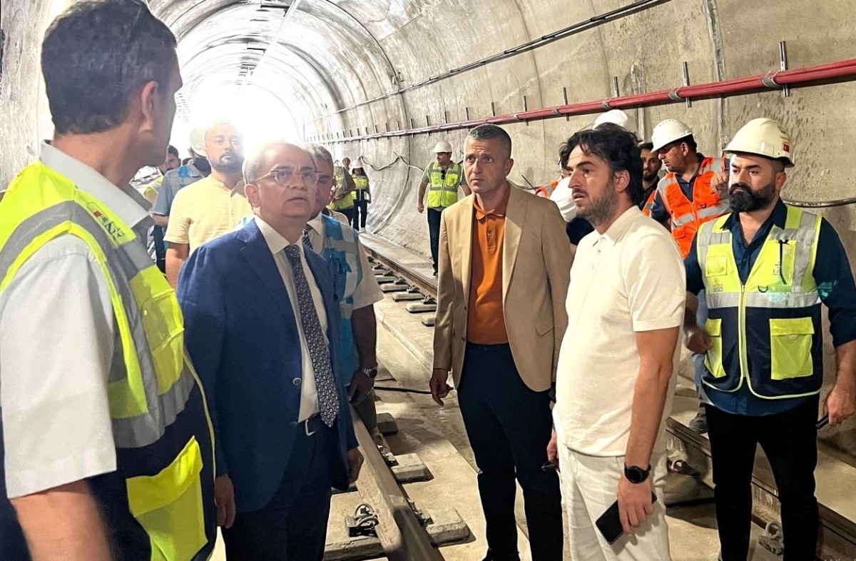 Baraçlı, Gebze-Darıca Metro Projesi'ni yerinde inceledi