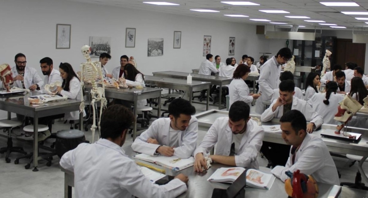 Yüksek İhtisas Üniversitesi Öğrencilerin Gözdesi Haline Geldi
