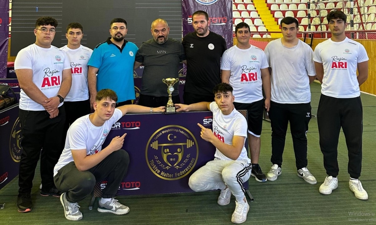 Nevşehir Belediyesi Gençlik ve Spor Kulübü Halter Takımı, Yıldızlar Türkiye Şampiyonası'nda 5. Oldu