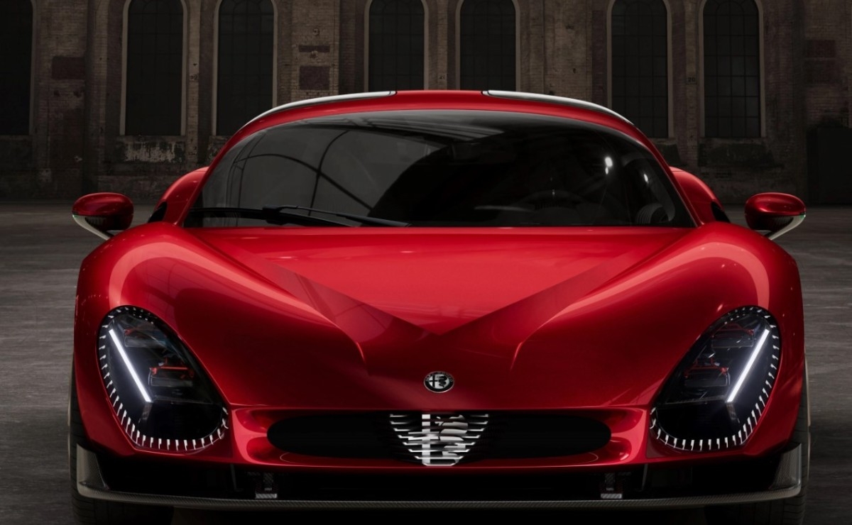 Alfa Romeo 33 Stradale’nin ‘Güçlü Kükreyişi’