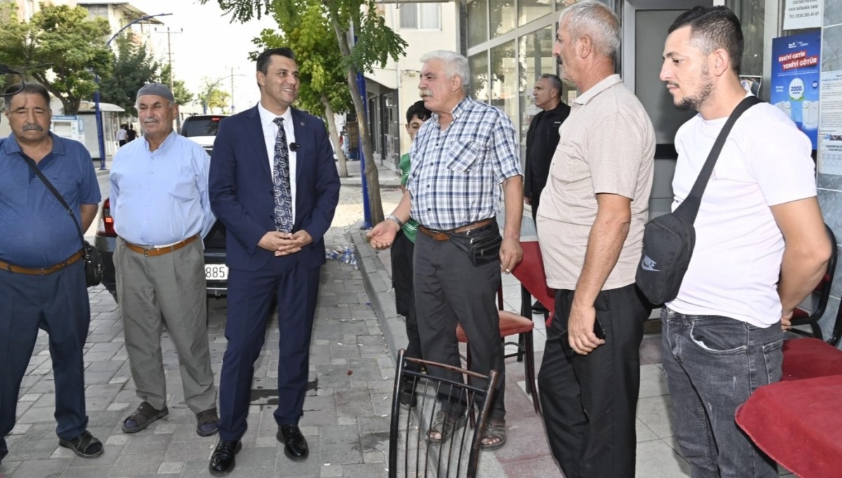 Başkan Zeyrek, Halk Ekmeğin İlk Dağıtımını Gerçekleştirdi