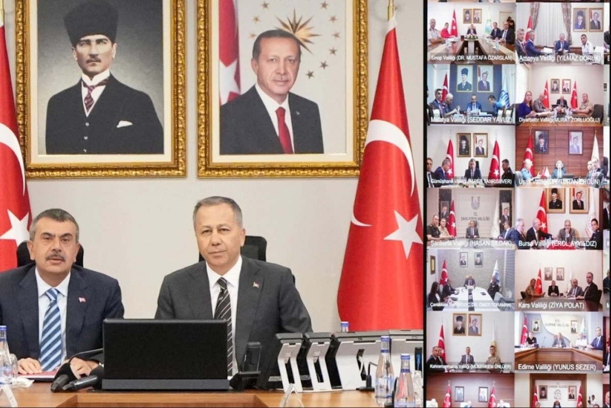 Bakan Tekin ve Yerlikaya, 81 İl Valisi ile Eğitim Yılı Hazırlıkları İçin Toplantı Yaptı