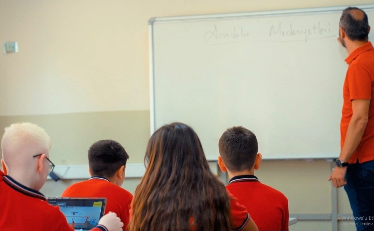 TahtApp’ Az Görebilen Çocuklara Işık Tutuyor