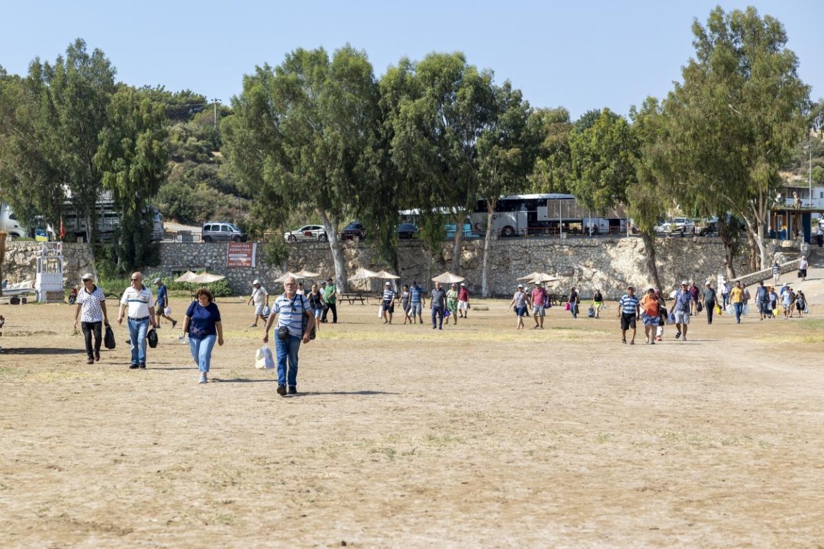 Büyükşehir’le Emekliler Akdeniz’in Keyfini Çıkarıyor