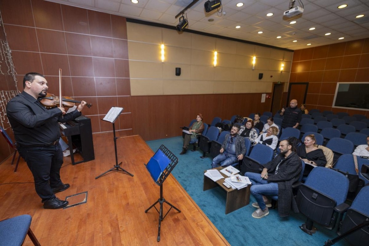 Büyükşehir, Bünyesine Yeni Sanatçılar Kazandırıyor