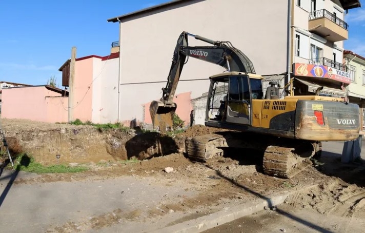 Sakarya Merkezindeki Tarihi Konağa Restorasyon Başladı