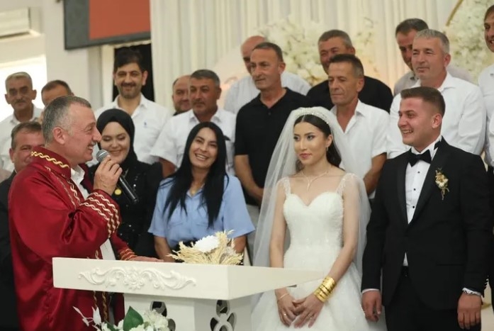 Kocaeli’de Düğün Ziyareti ve Vatandaşla Samimi Sohbet