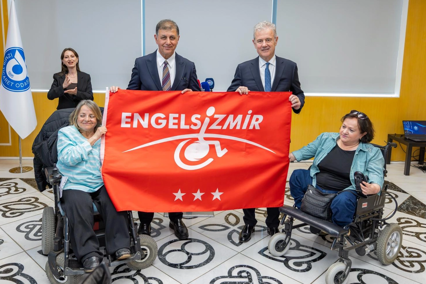İZTO’ya Engelsiz Erişim İçin Kırmızı Bayrak Verildi