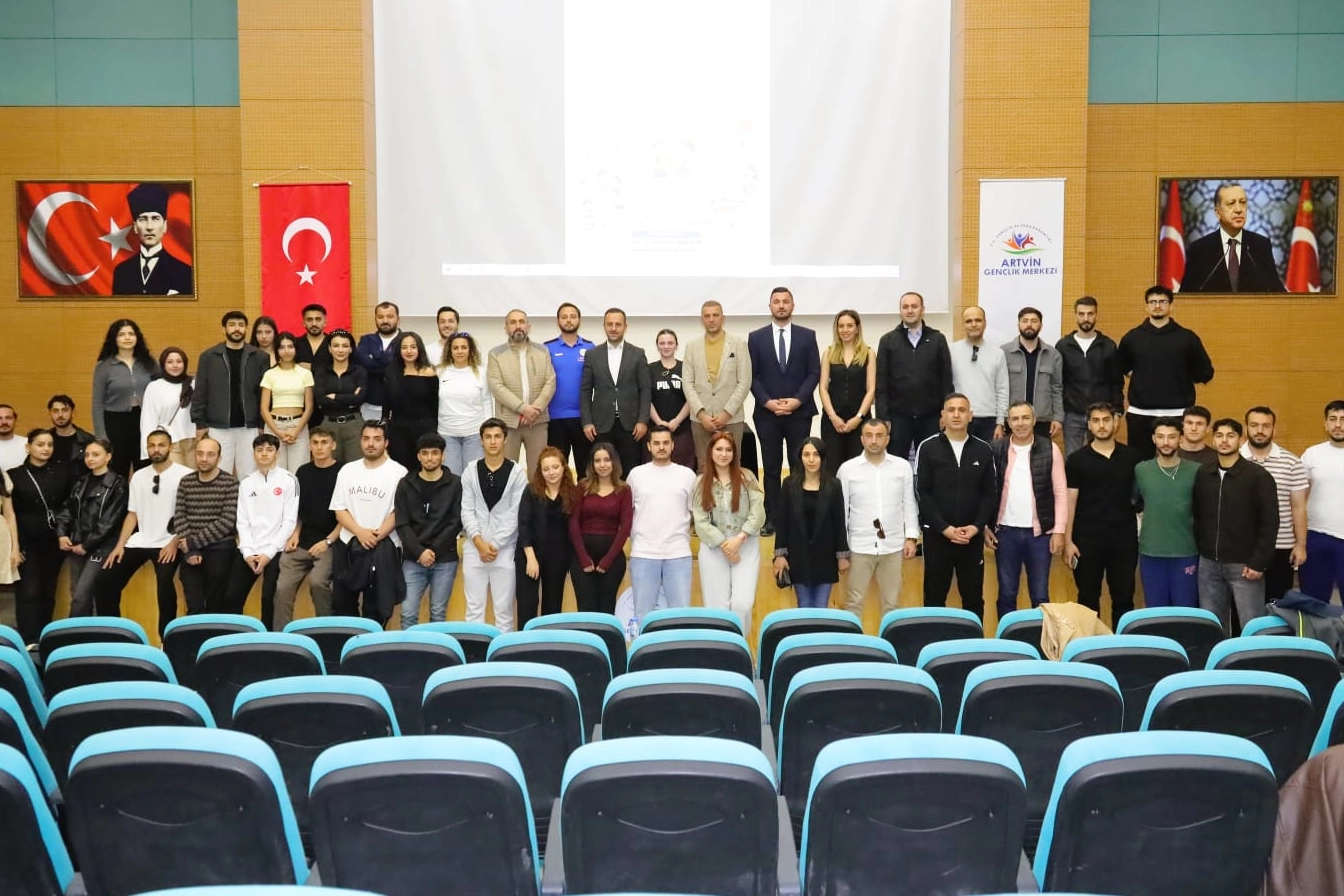 Artvin’de 19 Mayıs Kapsamında “Sporda Etik ve Çocuk Koruma” Eğitimi Düzenlendi