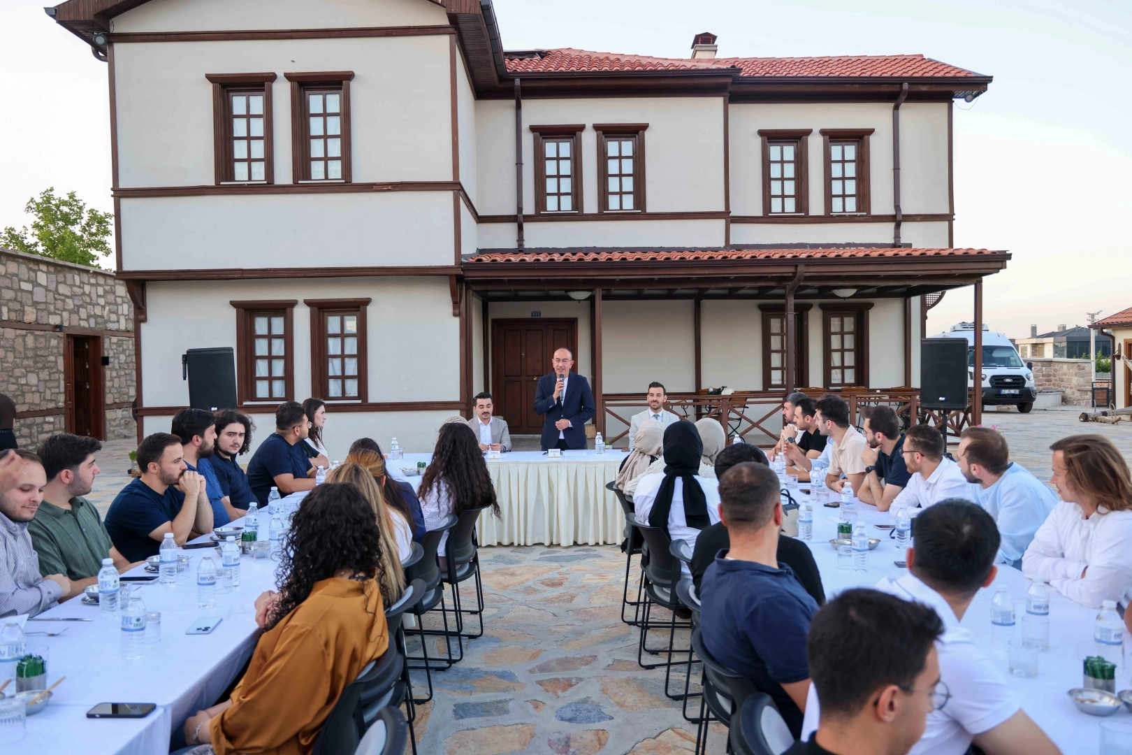 Başkan Kavuş, Gençlerle Meram’ın Geleceğini Konuştu