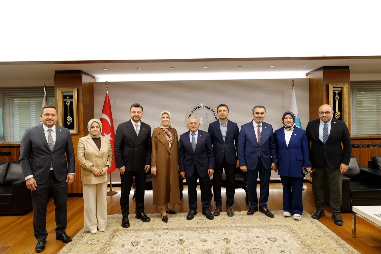 Memduh Büyükkılıç, AK Parti Heyetini Kayseri’de Ağırladı