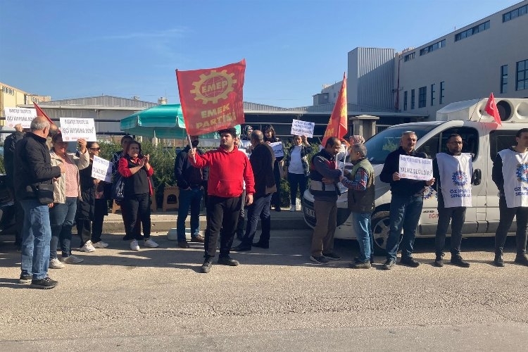  4 Kadın işçinin fabrika önünde başlattığı direniş sürüyor.
