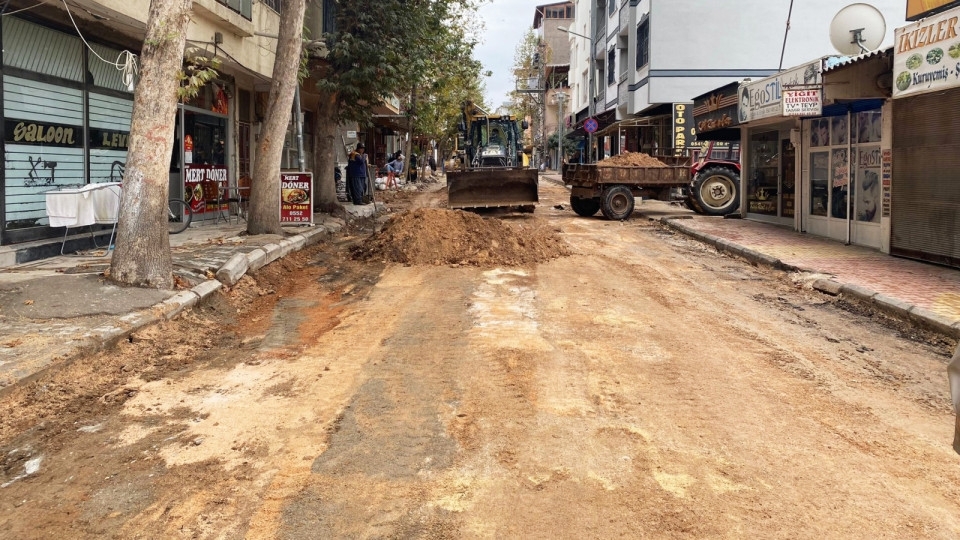 Büyükşehir Pazarcık’ta Bir Yolu Daha Yenileme Çalışmalarına Başladı.