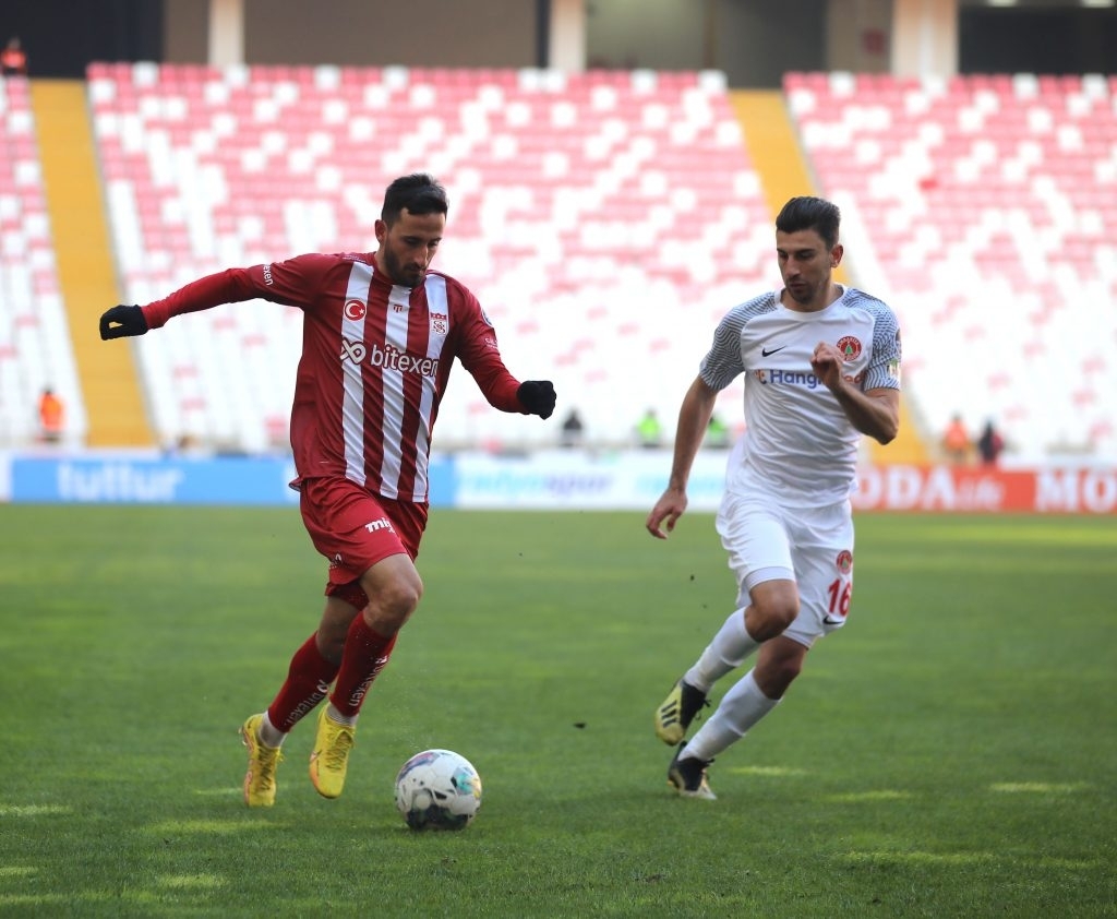 Demir Grup Sivasspor 2-2 HangiKredi Ümraniyespor Berabere Kaldı