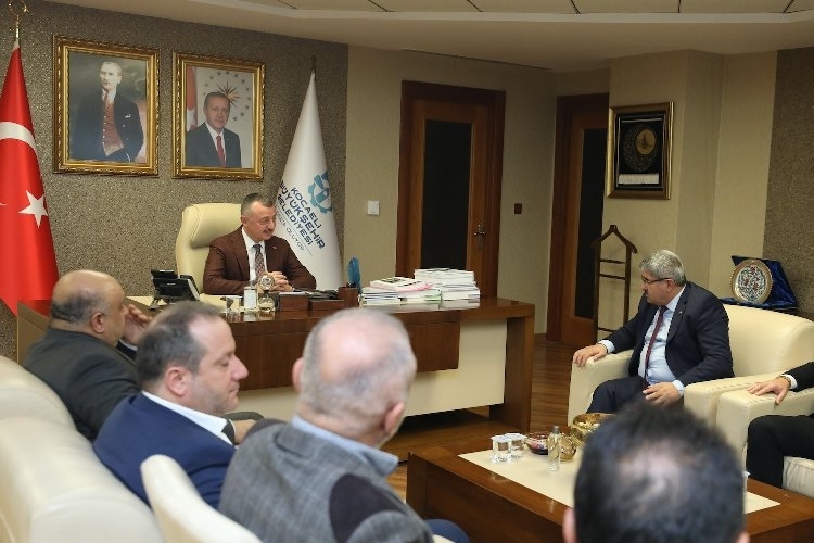 Kocaeli'de Başkan Tahir Büyükakın, KOTO yönetimini konuk etti