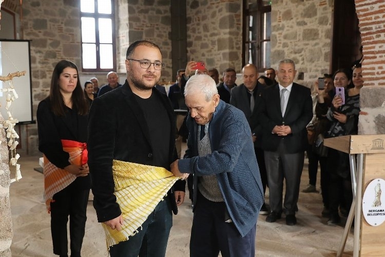İzmir Bergama'da peştemal kuşanma Töreni