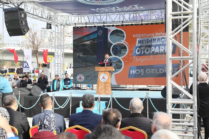 Kâğıthane Merkez Mahallesi Meydanı’na yeni bir açık otopark yapıldı.