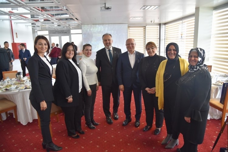 AK Parti Bursa kadınlarından vefa buluşması gerçekleştirildi