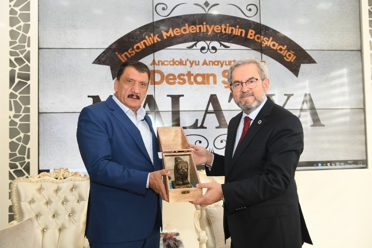 Rektör Prof. Dr. Necdet Ünüvar'dan Selahattin Gürkan'ı ziyaret etti