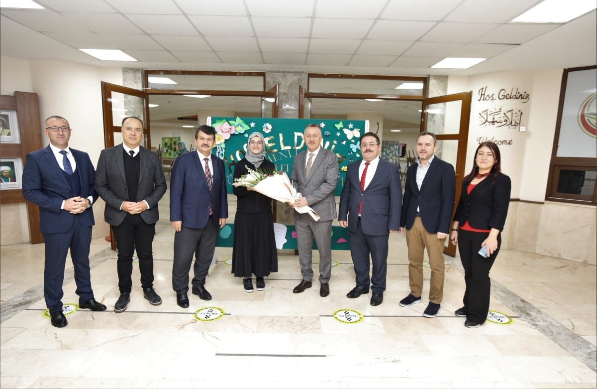 Özel Günde Işıksu’dan Anlamlı Kutlama