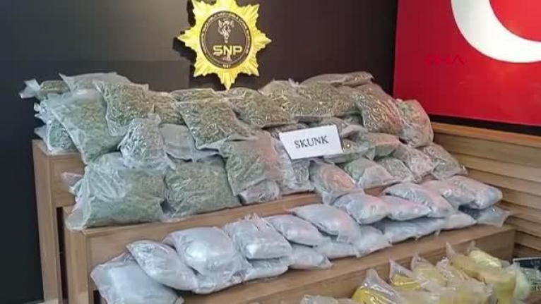 Yok artık! Şanlıurfa'da resmi plakalı araçta 74 kilo uyuşturucu ele geçirildi