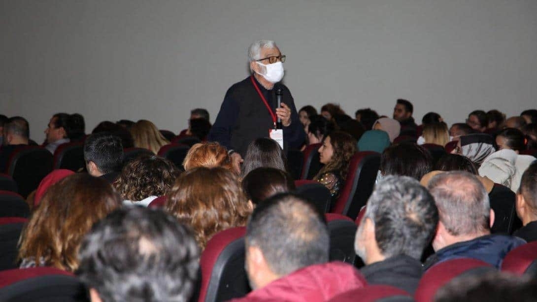 Aytaç Açıkalın Prof. Dr. Tunceli’de Eğitim Yöneticileri ve Öğretmenlerle Buluştu