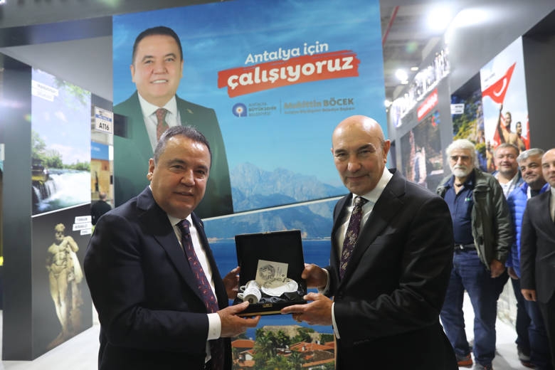 Başkan Böcek İzmir Turizm Fuarı’nın Onur Konuğu
