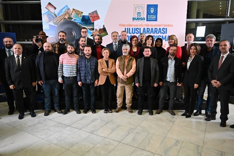 Bursa'da uluslararası fotoğraflarda dereceye girenler ödüllendirine kavuştu
