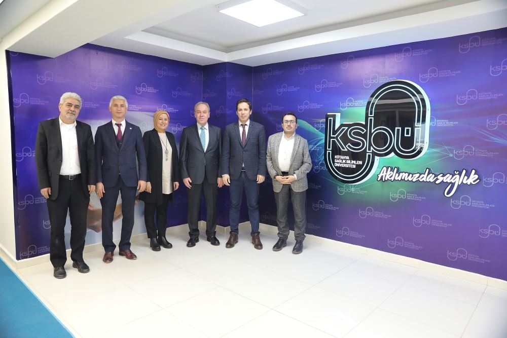 EVLİYA ÇELEBİ HASTANESİ YÖNETİCİLERİNDEN ZİYARET