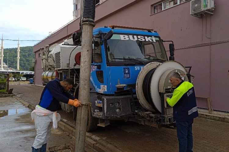 BUSKİ ekipleri Antalya'da sel bölgesinde mesai