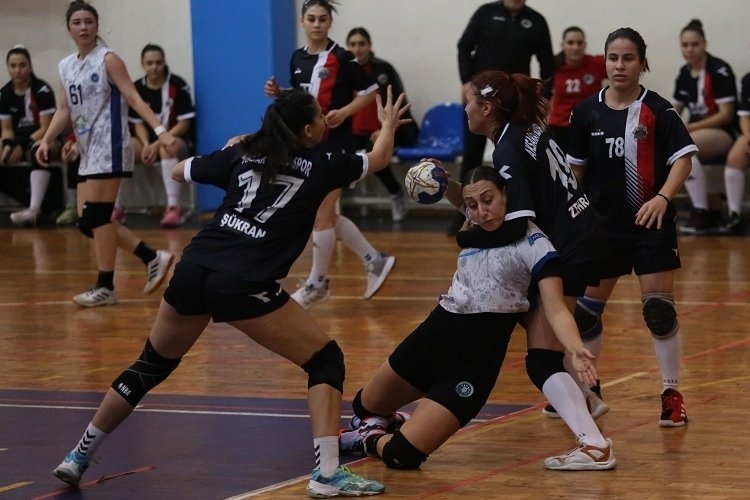 Poyraz'ın Kızları Aksaray'ı da mağlup etti